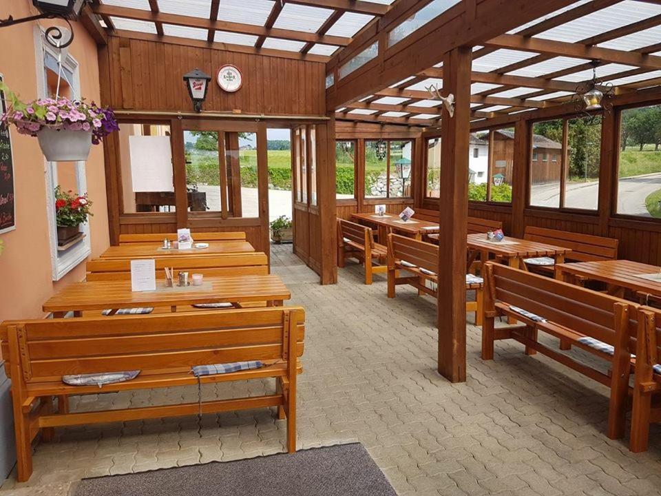 Gasthaus Kloibhofer Neukirchen bei Lambach Kültér fotó